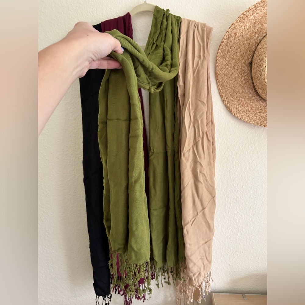 SCARVES - Picture 3 of 5